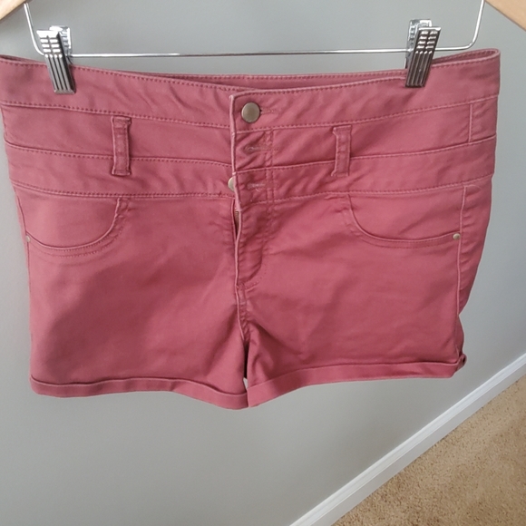 Refuge rust/red button front shorts - Picture 2 of 6